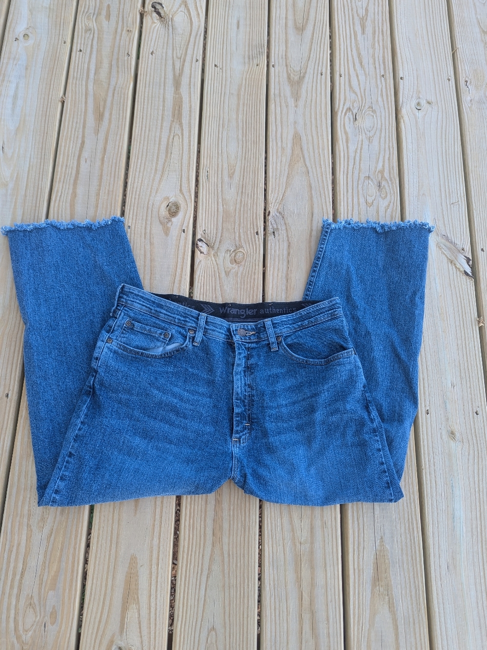 Wrangler Straight Leg Jeans in Medium Blue with Frayed Hem